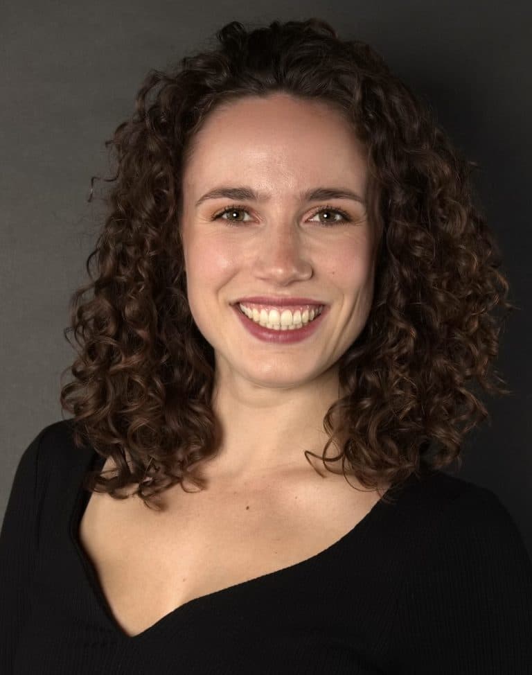 Lien Van den Bossche BRODER - zangeres in tg vagevuur productie ,Rosa.